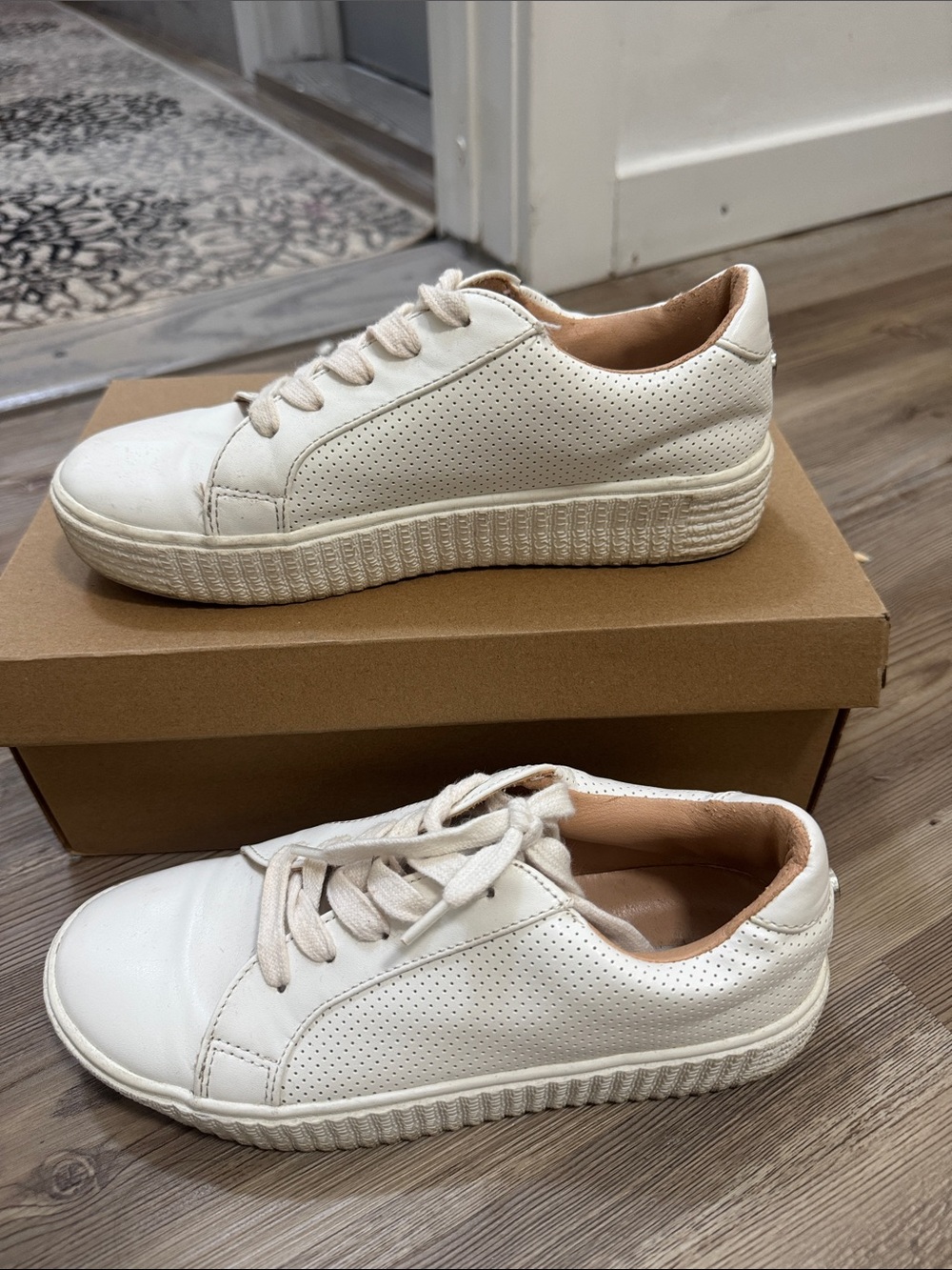 Steve Madden Classic White Women's Platform Sneakers - Casual Lace-Up